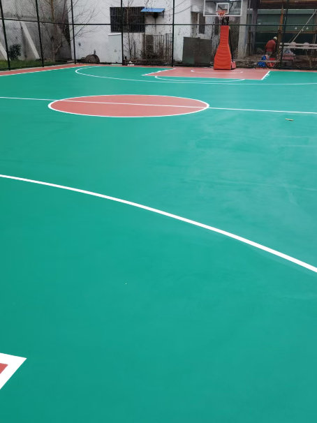 额敏 球场长期使用易出现地面开裂